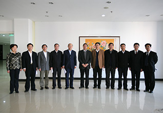 國(guó)家質(zhì)檢總局局長(zhǎng)王勇、副局長(zhǎng)支樹(shù)平、紀(jì)檢組長(zhǎng)王煒、總工程師張綱在“全國(guó)質(zhì)量知識(shí)競(jìng)賽”復(fù)賽現(xiàn)場(chǎng)親切接見(jiàn)中國(guó)質(zhì)量檢驗(yàn)協(xié)會(huì)秘書(shū)長(zhǎng)張軍、秘書(shū)長(zhǎng)助理張明